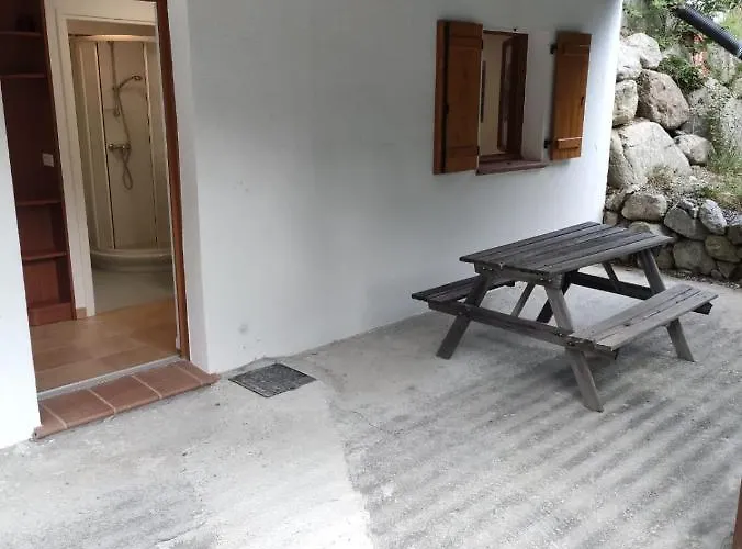 Deux pièces avec grande terrasse au calme